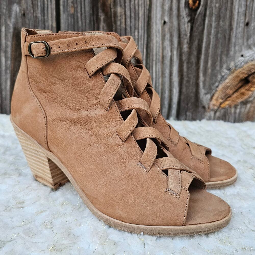 Corset Bootie Eileen Fisher Lynn Size 9 Tan Nubuck Leather Ankle OpenToe Ghillie